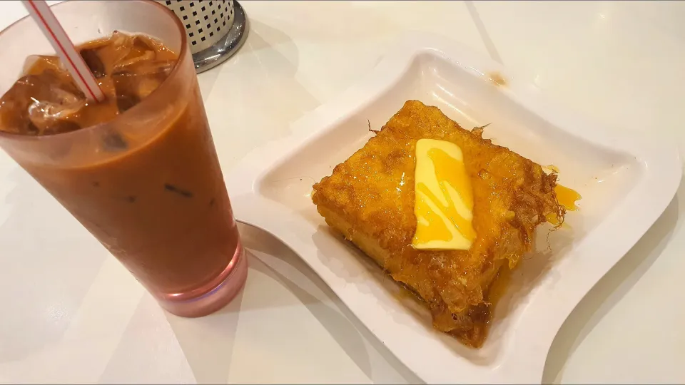 Hong Kong style French Toast & iced milk tea|🌷lynnlicious🌷さん