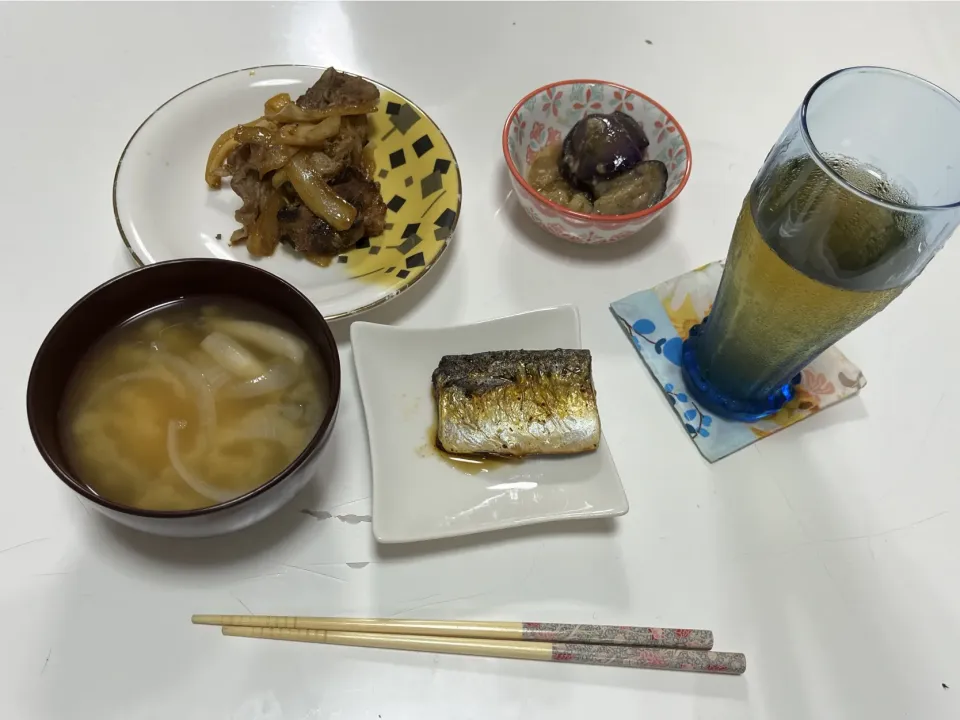 晩御飯☆豚の生姜焼き☆揚げなすの生姜ポン酢☆鯖の塩焼き☆みそ汁（玉葱・じゃが芋・しめじ）|Saharaさん