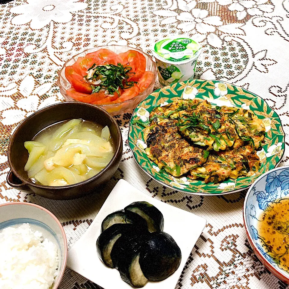 grandmaの晩ごはん☆ きゅうりのくず煮、豆腐とニラ、スイートコーン🌽キムチでお焼き…
水茄子🍆が美味しい|kaoriさん