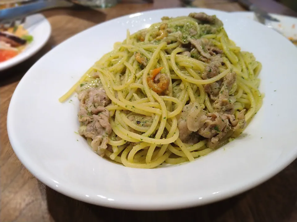 豚肉とパクチーのスパゲティ|古尾谷りかこさん