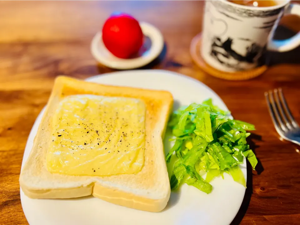 ラクレットチーズトースト🧀Raclette Toast w/ Black Pepper|アッコちゃん✨さん