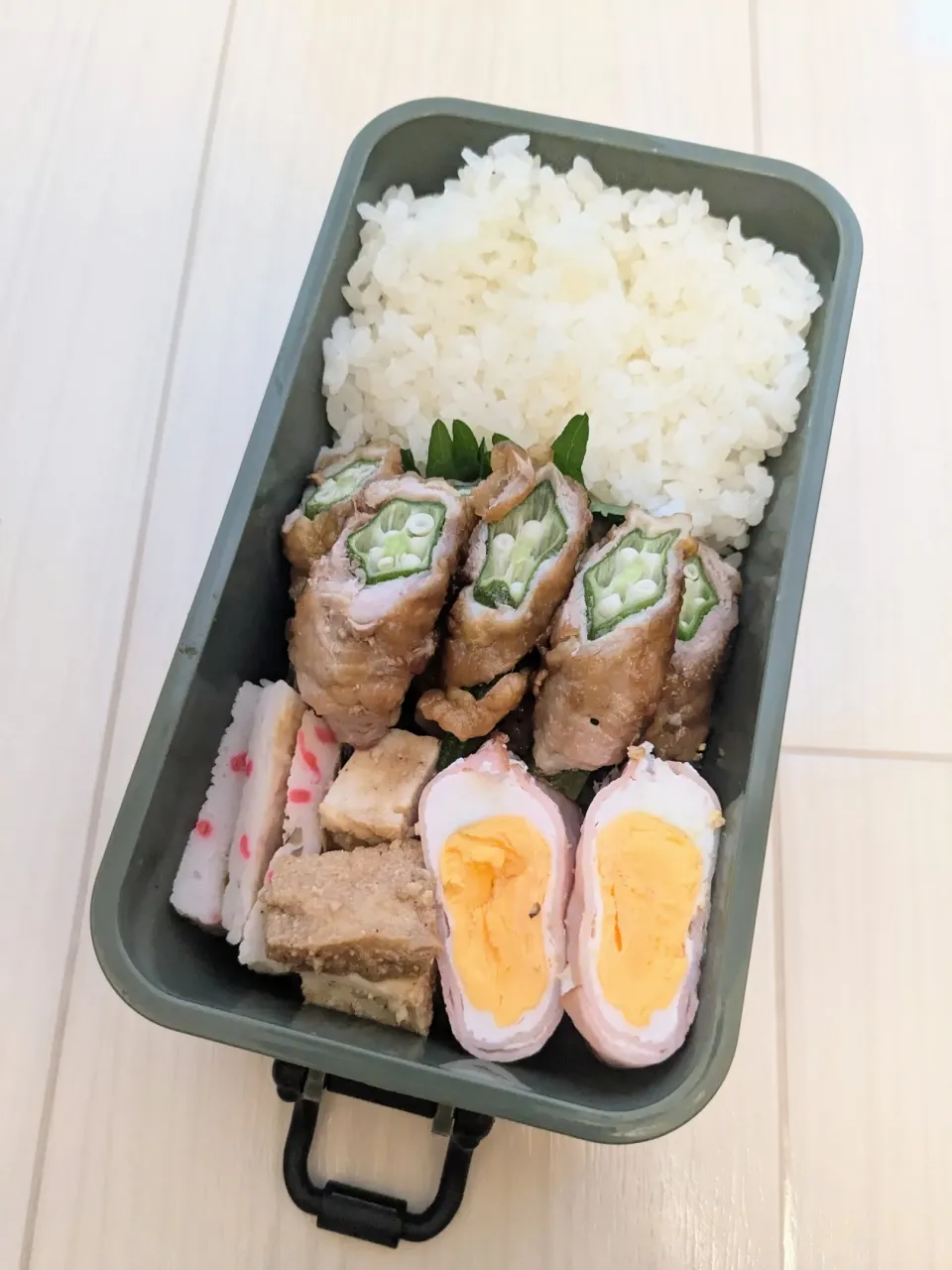 オクラの肉巻き弁当🌷|きゅーさん