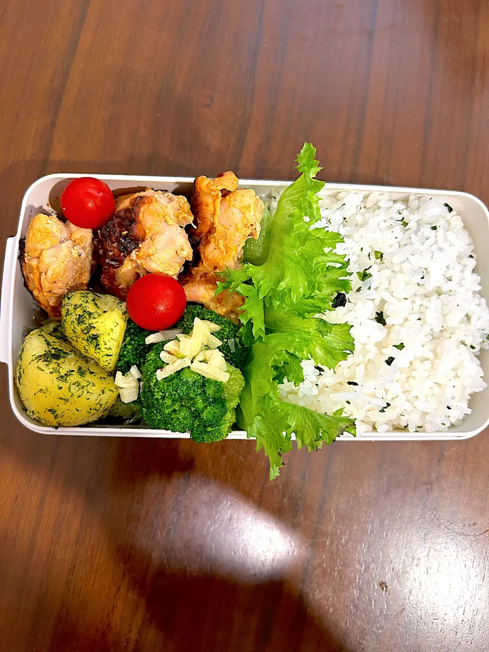 Snapdishの料理写真:タンドリーチキンお弁当　デザートはオレンジ🍊|immayuyuさん