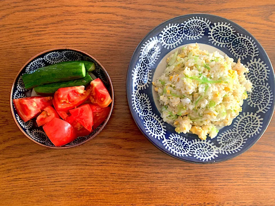 家の畑で採れたトマトときゅうり🍅レタスと卵のチャーハン🥬今日のお弁当🥚20240713|rococoさん