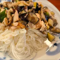 Snapdishの料理写真:夏野菜のせ素麺|Funky Chefさん