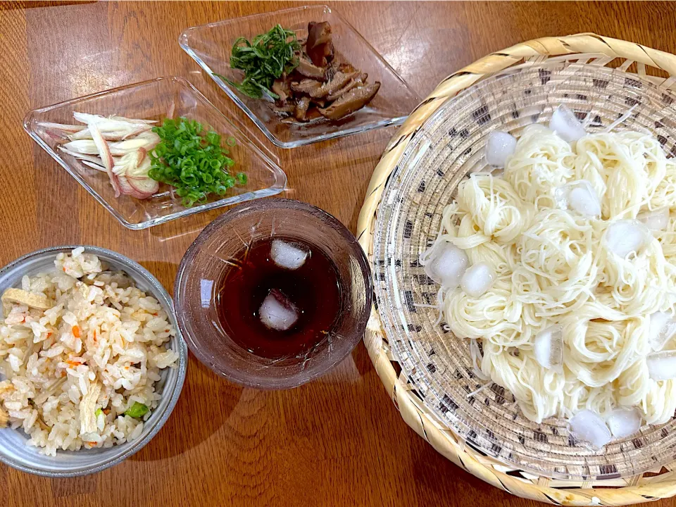 Snapdishの料理写真:今日も そうめんで 昼ごはん|sakuramochiさん