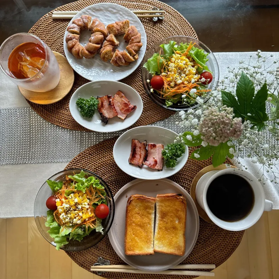 7/14❤︎休日モーニング🌱

・ バタートースト
・ ポケモンリングドーナツ
・ 炙り焼きベーコン🥓
・ ミモザサラダ🥗|Makinsさん