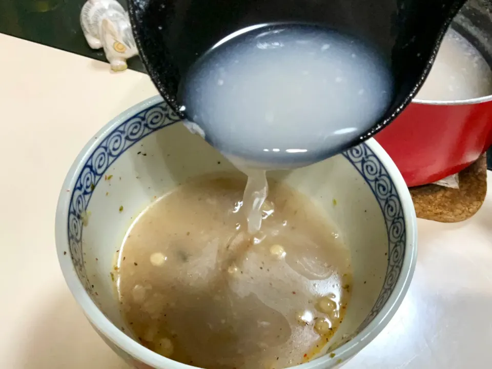 Snapdishの料理写真:茨城産蕎麦粉を溶いて蕎麦湯に。|Takeshi  Nagakiさん