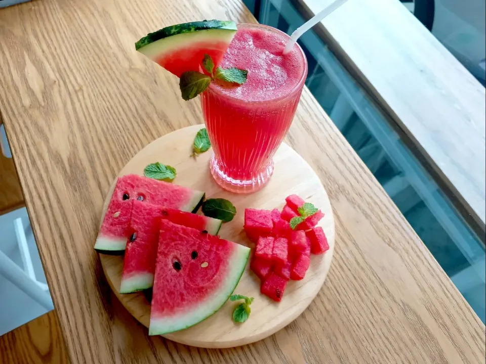 Snapdishの料理写真:fresh watermelon juice|Fari Dhaさん