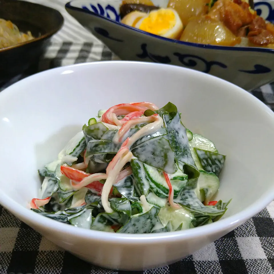 Snapdishの料理写真:古尾谷りかこさんの料理 カニカマときゅうりのわさびマヨネーズ|とまと🍅さん