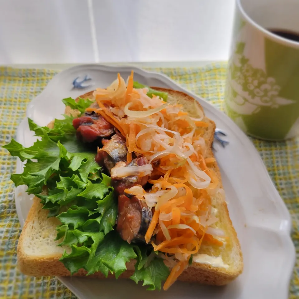 オープンサンド　ベトナム風　🎐

バインミーにできなかった日本の朝
美味しくいただきました|みるくここあさん