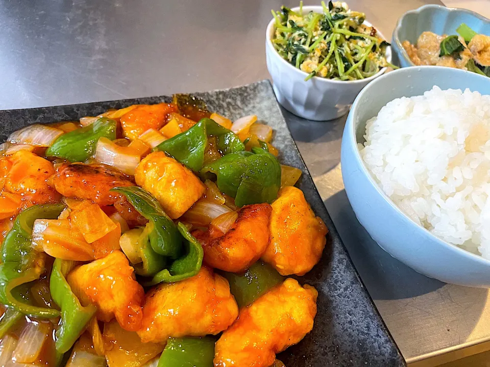 鳥ささみの酢豚風、豆苗の卵炒め、小松菜と油揚げの麺つゆ浸し|Chisaさん