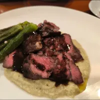 Snapdishの料理写真:ザブトンステーキと焼き茄子ピューレのグリルオクラ添え Chuck flap steak and smoky eggplant puree with butter balsamic sauce and grilled okra on the side| Funky Chefさん