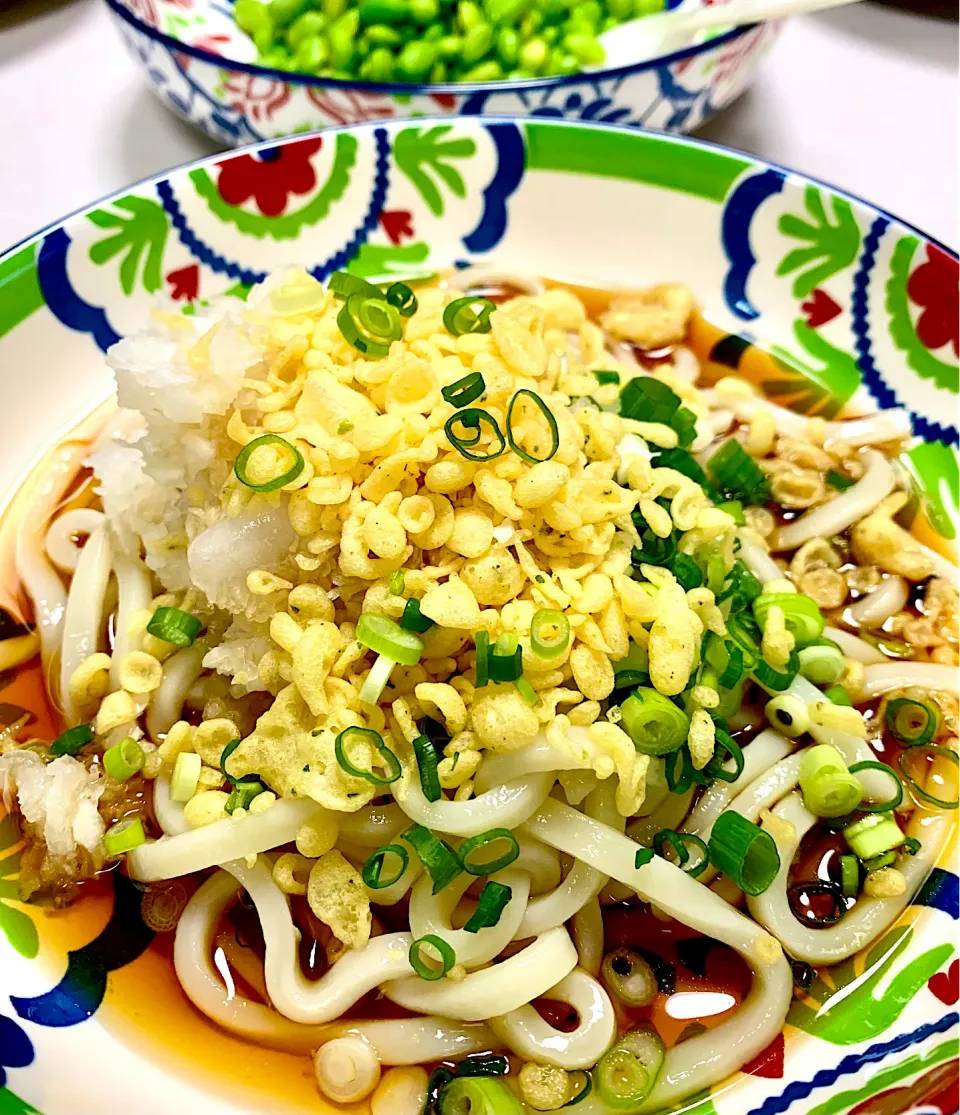 Cold Udon with roughly grated daikon radish and tempura flakes|gonbenさん