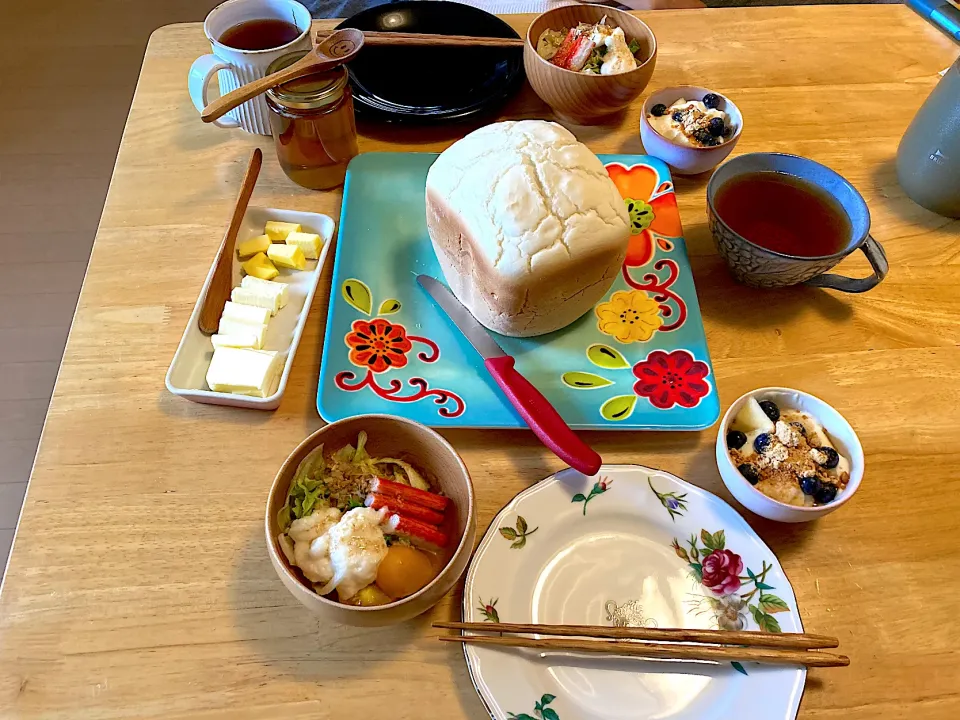 焼きたて米粉パン🍞を美味しく食べる朝ごはん❀.(*´◡`*)❀.|さくたえさん