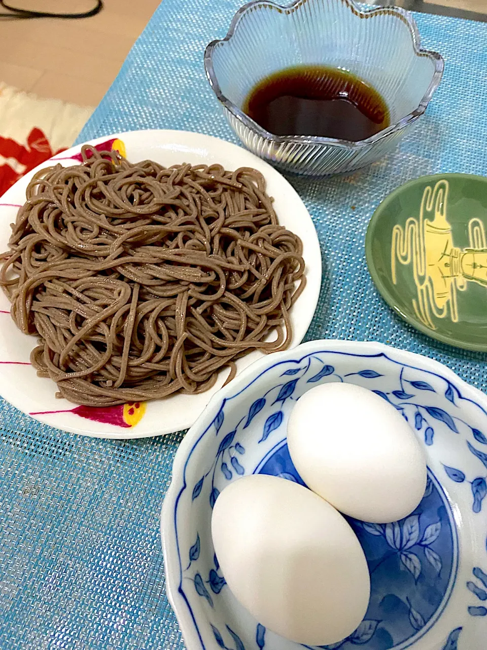 夏の質素飯　そばとゆで卵|単身赴任のっちさん