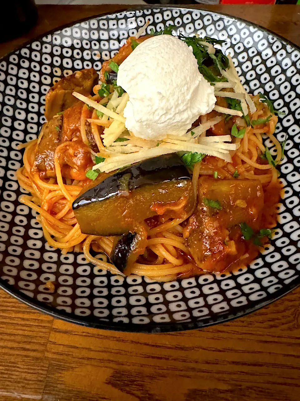 茄子と生姜のトマトパスタ　リコッタチーズ添え|ゆうさん