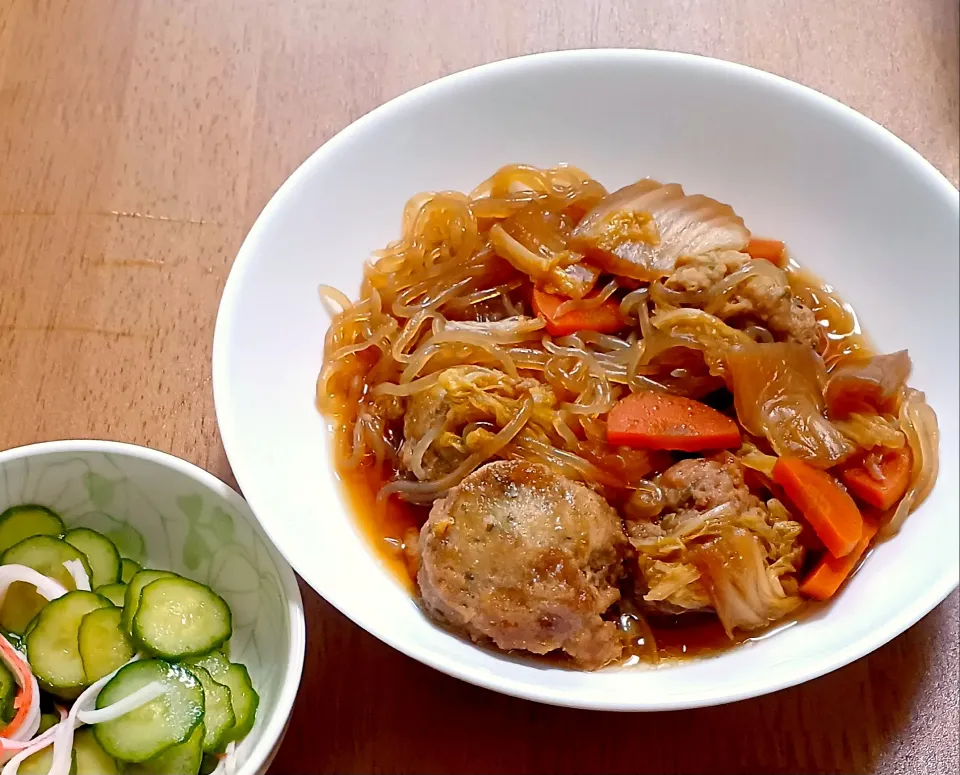 白菜と豆腐入り肉団子の甘辛煮
きゅうりとカニカマの酢の物
ご飯🍚|ナナさん