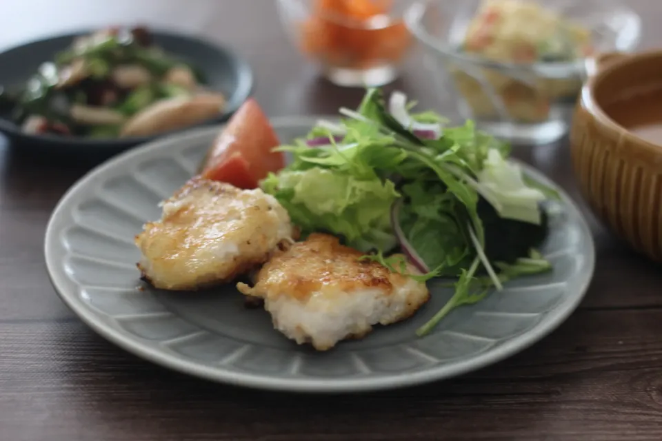 Snapdishの料理写真:揚げない鶏胸肉のヨーグルトみそかつ風パン粉焼き|ちいさなしあわせキッチンさん