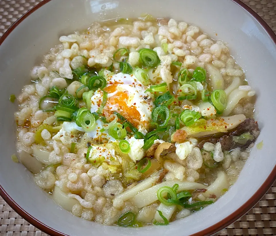 肉卵うどん|すくらんぶるえっぐさん