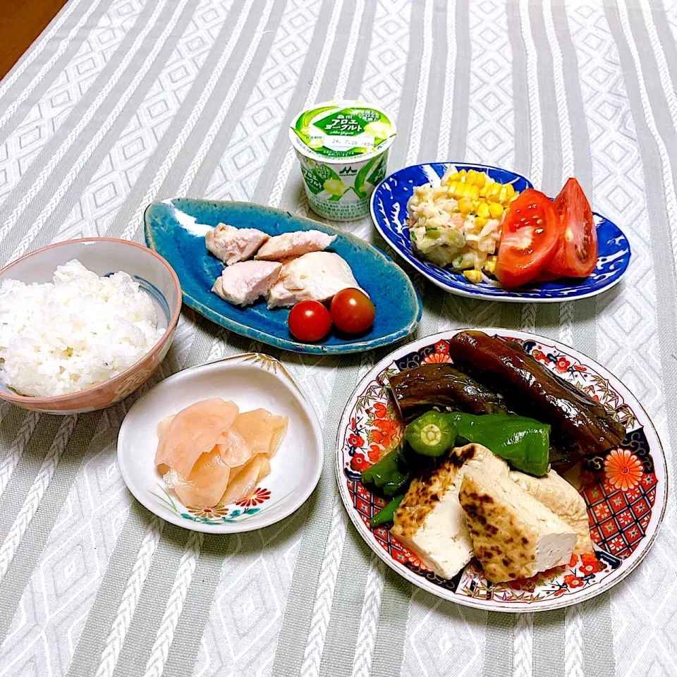 grandmaの晩ごはん☆ 今夜は煮物にサラダ、鶏ハムで頂きます|kaoriさん