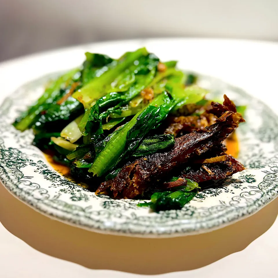 Snapdishの料理写真:豆豉鯪魚薑炒油麥菜|Zhen Zhenさん