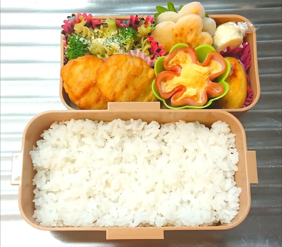 Snapdishの料理写真:ナゲット弁当|8YUKKO8さん