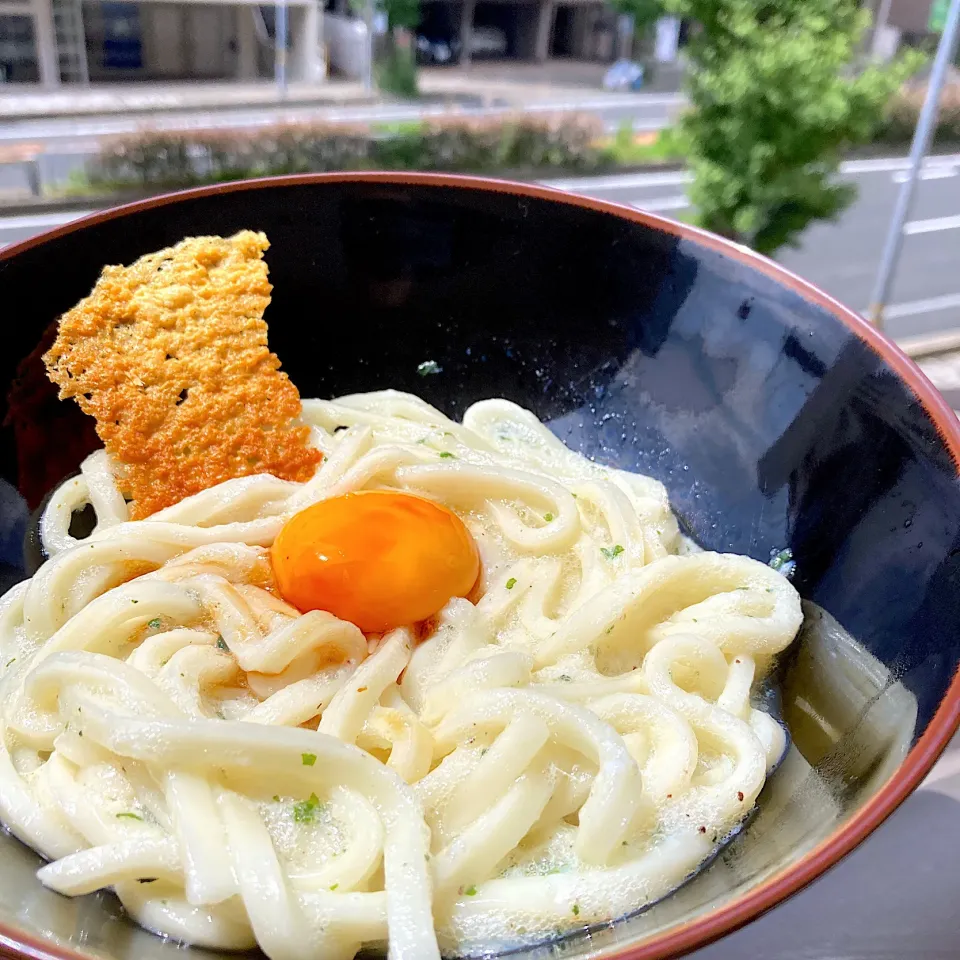 かおるさんの料理 卵白カルボナーラからの釜玉パルミジャーノうどんからのパリパリパルミジャーノのせ|Kさん