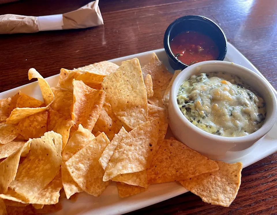 Baked Spinach artichoke dip and tortilla chips|🌺IAnneさん