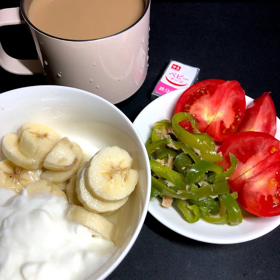 5:55 あったかコーヒーと冷たい朝ごはん|へれ子さん