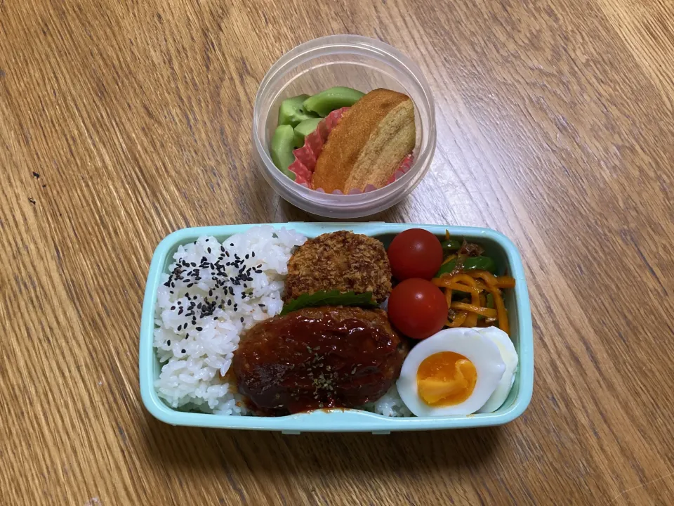 Snapdishの料理写真:7/13 ハンバーグ&コロッケ弁当|ゆさん