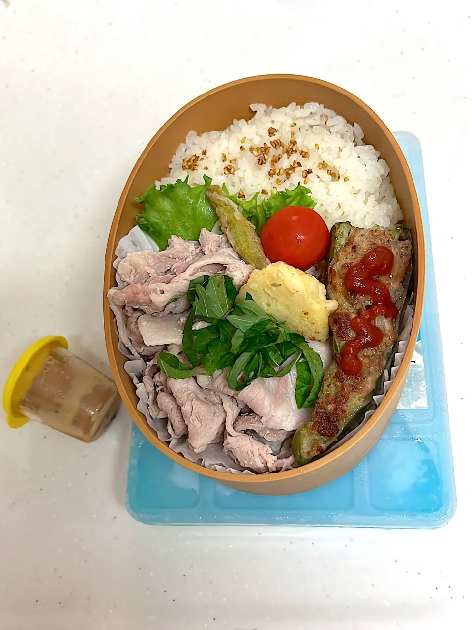 Snapdishの料理写真:娘の毎日弁当！豚しゃぶ弁当|ほのそうmamaさん