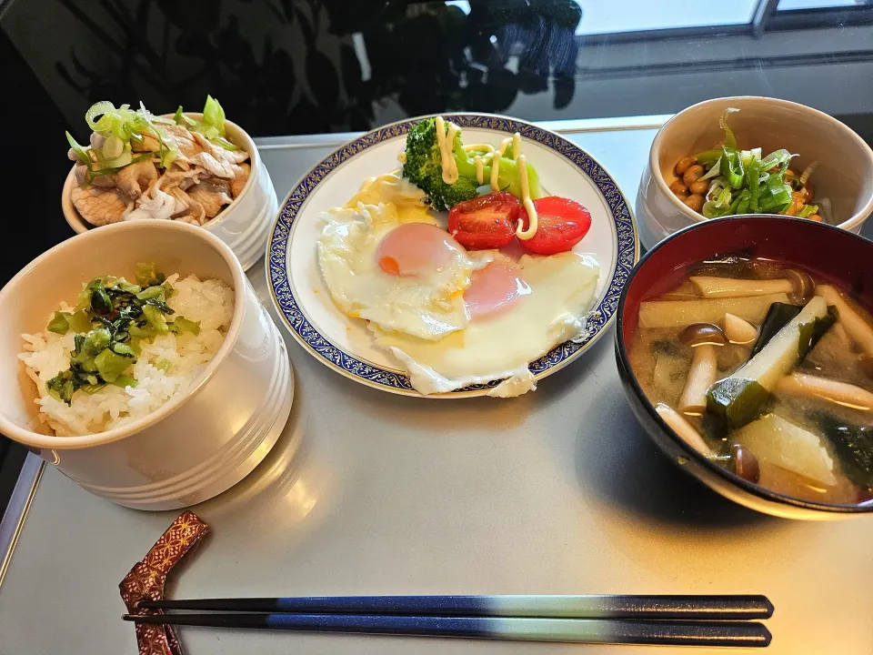 Snapdishの料理写真:今朝の朝ごはんです|motohiroさん