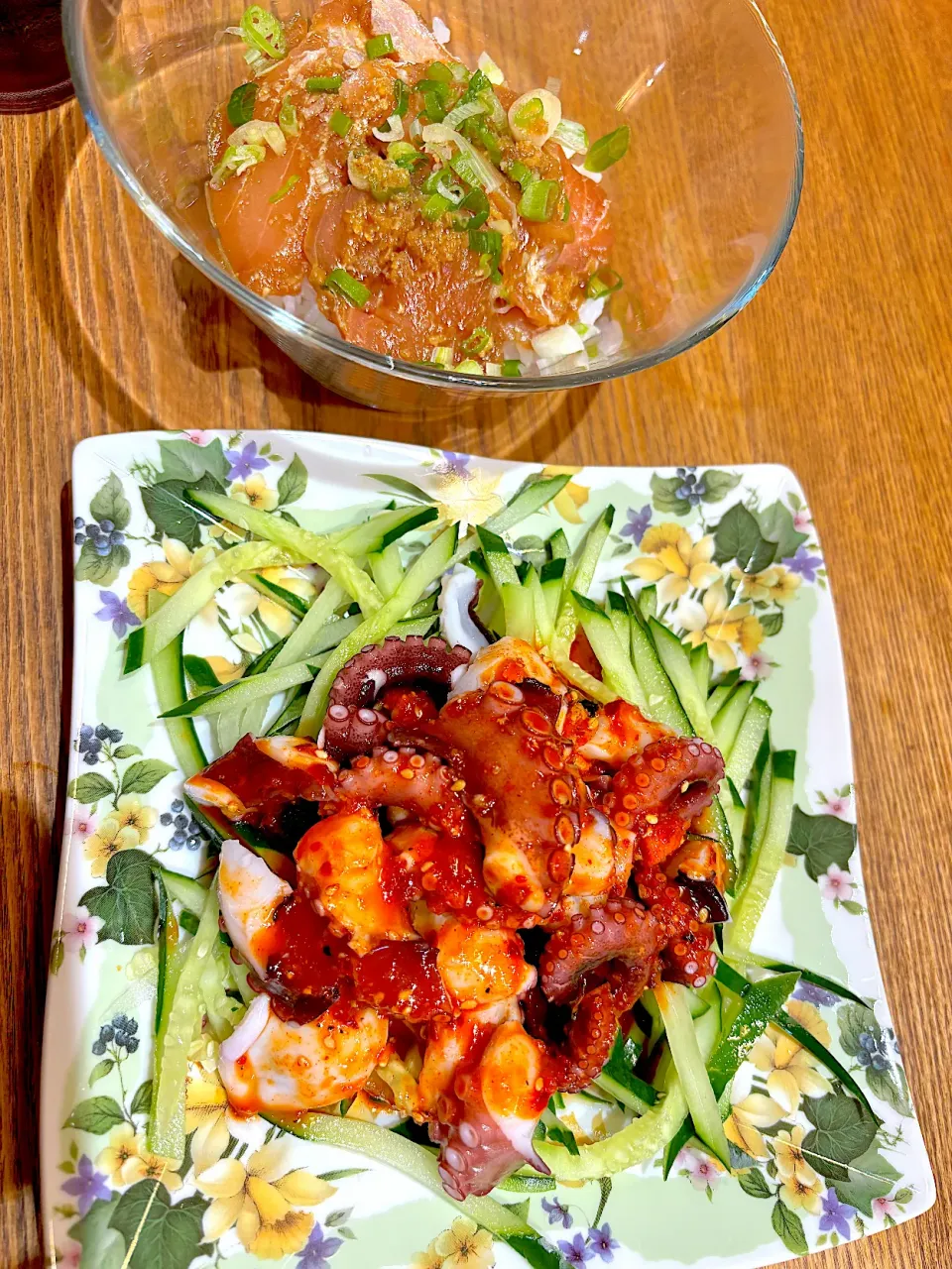 タコときゅうりのピリ辛和え　ビンチョウマグロの漬け丼|あつこさん