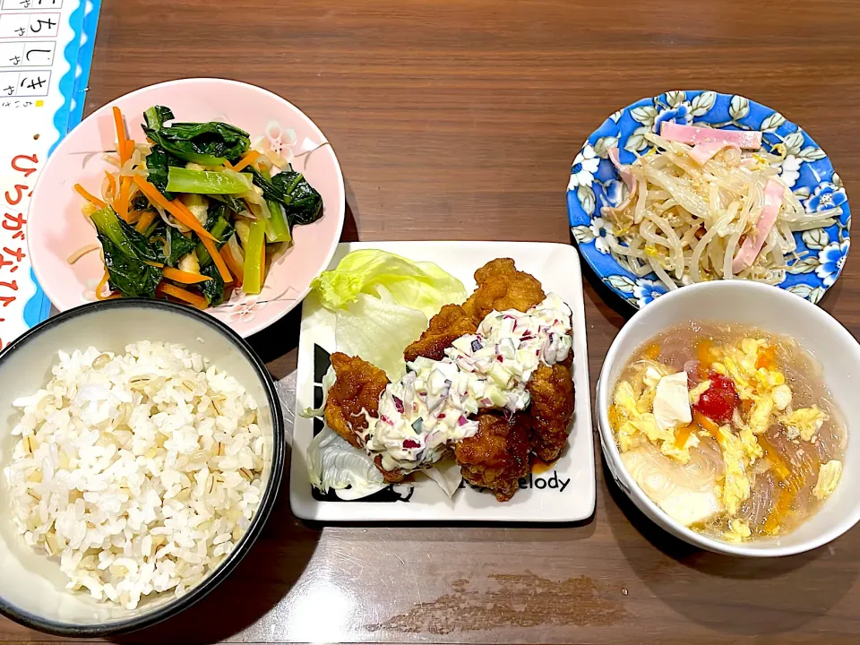 Snapdishの料理写真:チキン南蛮　豆腐とミニトマトの酸辣湯　もやしとハムのサラダ　小松菜と根菜の炒め煮|おさむん17さん