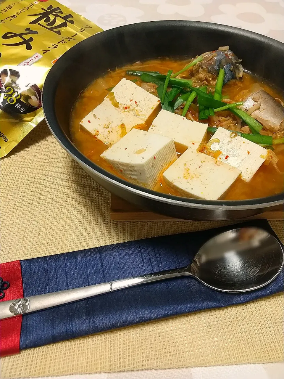 ☆今日の晩ごはん☆ サバ缶の豆腐チゲ|hamamaさん