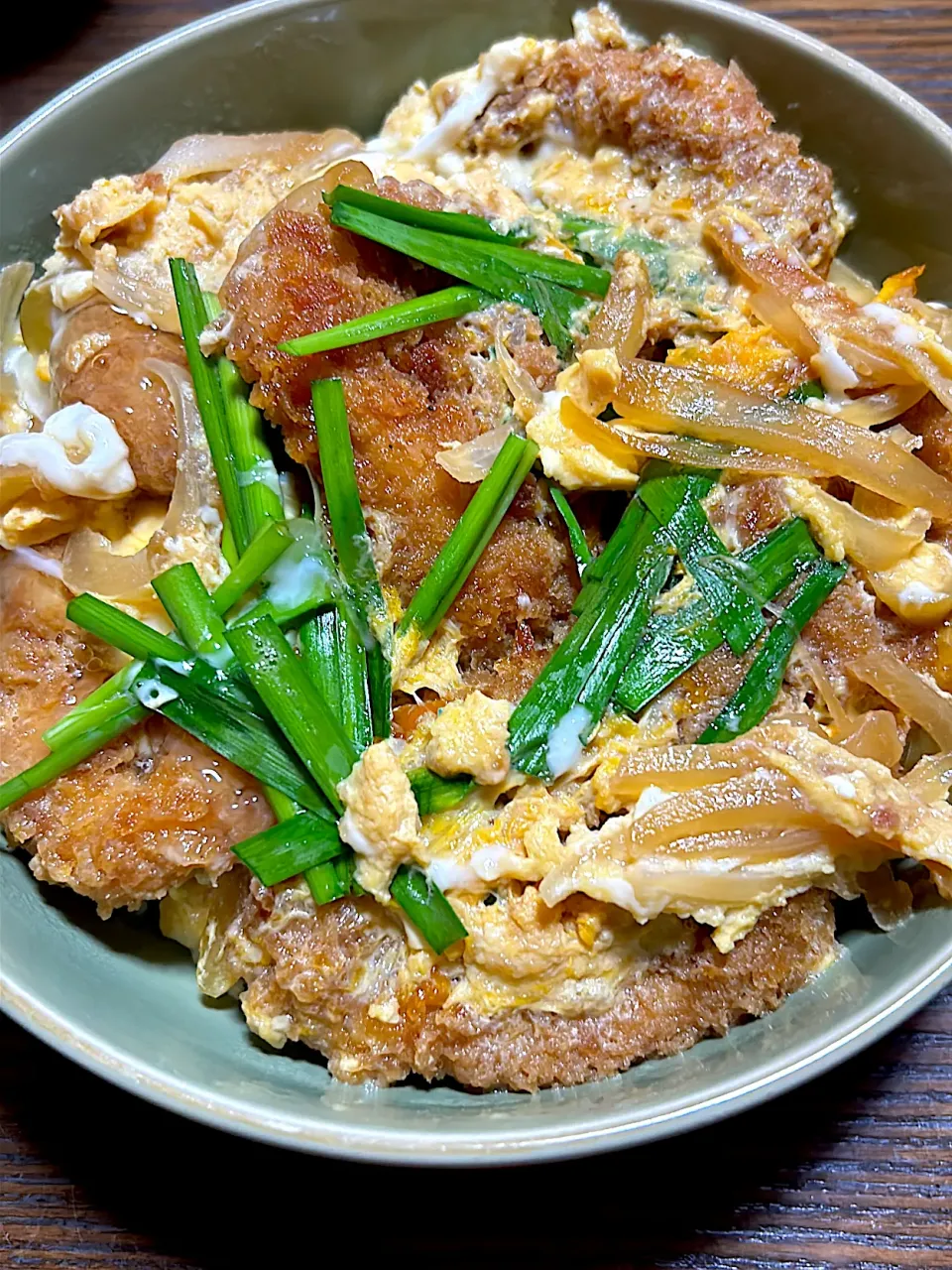 昨夜のイカフライのあまりで卵とじ丼^_^|きよっさんさん