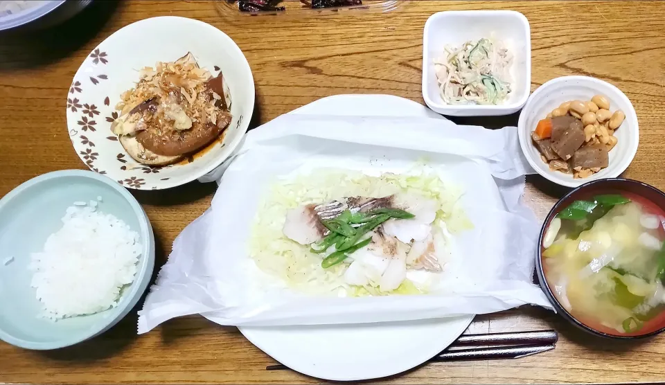 Snapdishの料理写真:白身魚のレンジ蒸し定食|えぃみぃさん