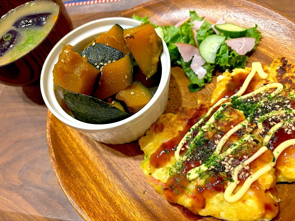 お豆腐でヘルシー お好み焼き風と炊飯器でかぼちゃの煮物(⑅ˊᵕˋ⑅)|綾さん