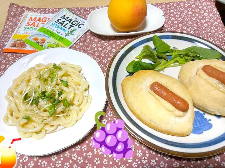 朝食。ウィンナーパンとカルボナーラ。|りささん