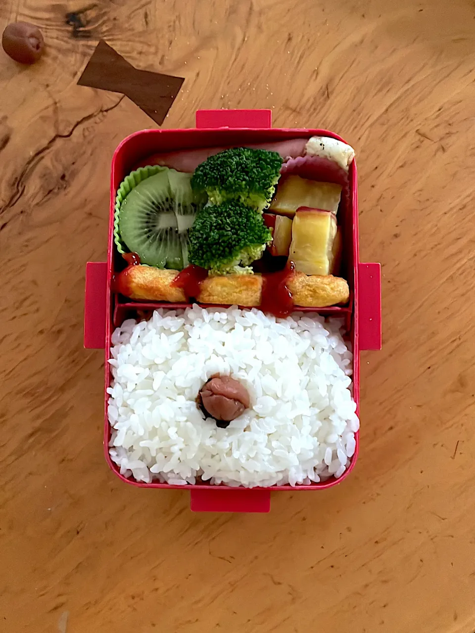 Snapdishの料理写真:ナゲット弁当|ももちゃんのママさん