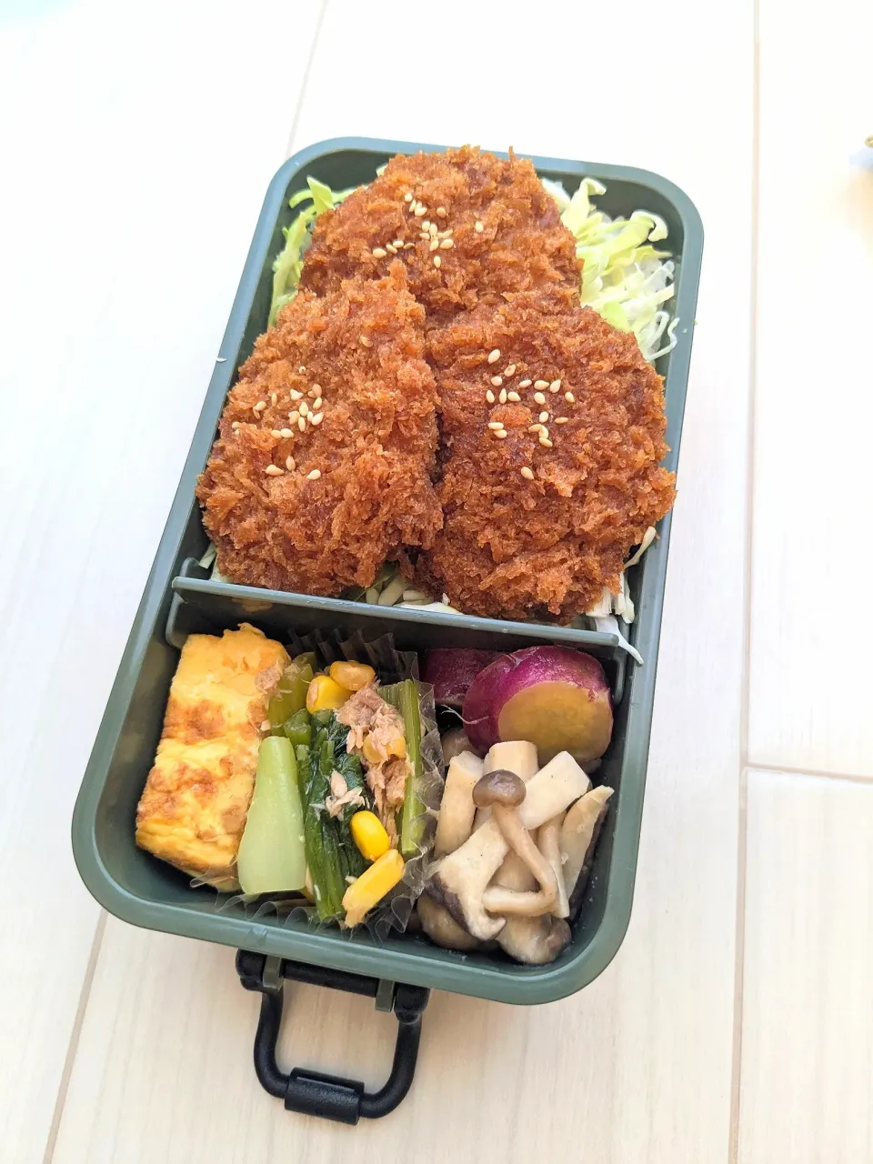 ソースカツ弁当🌷|きゅーさん