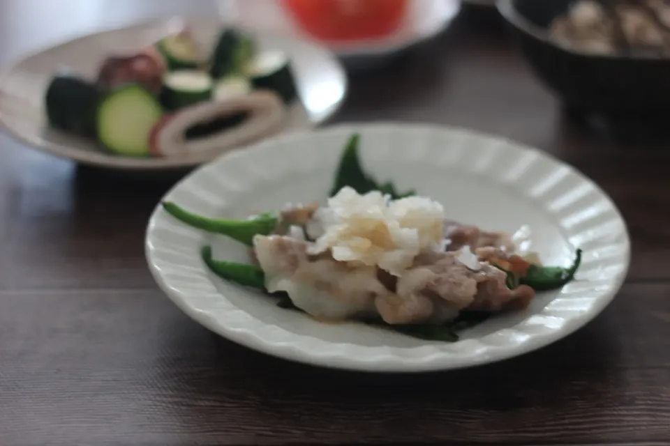 万願寺とうがらしの豚肉巻きおろしポン酢|ちいさなしあわせキッチンさん