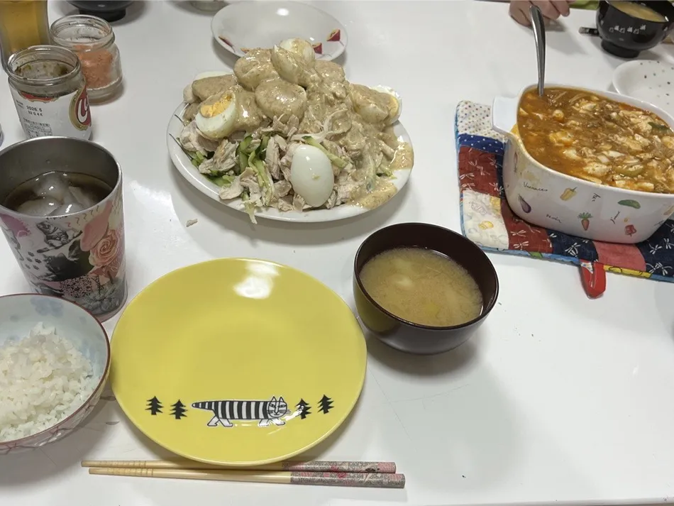 晩御飯☆棒棒鶏サラダ☆麻婆豆腐☆みそ汁（長葱・えのき）|Saharaさん