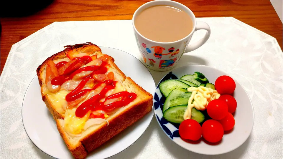 7/20の朝食☀️🍴
ピザ風トースト🍞|卯月さん