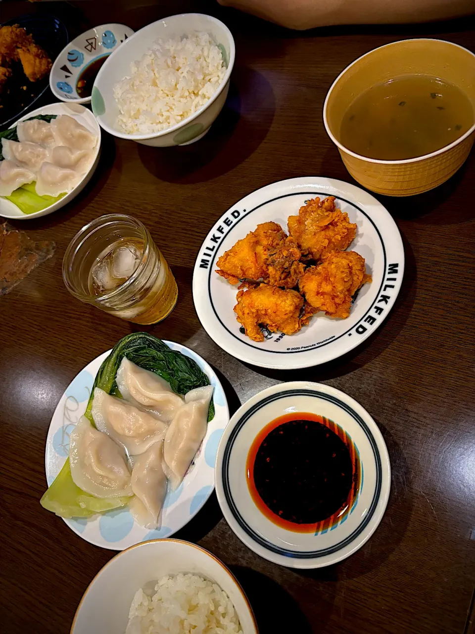 Snapdishの料理写真:鶏唐揚げ　水餃子　海苔と胡麻のスープ　アイスティー|ch＊K*∀o(^^*)♪さん