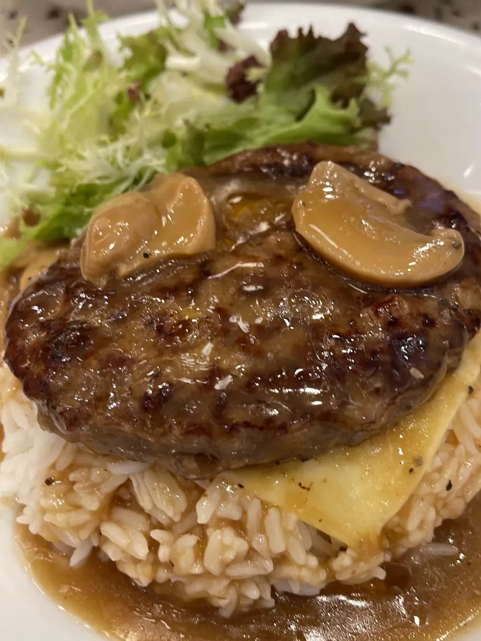 Burger with cheese rice|信生さん