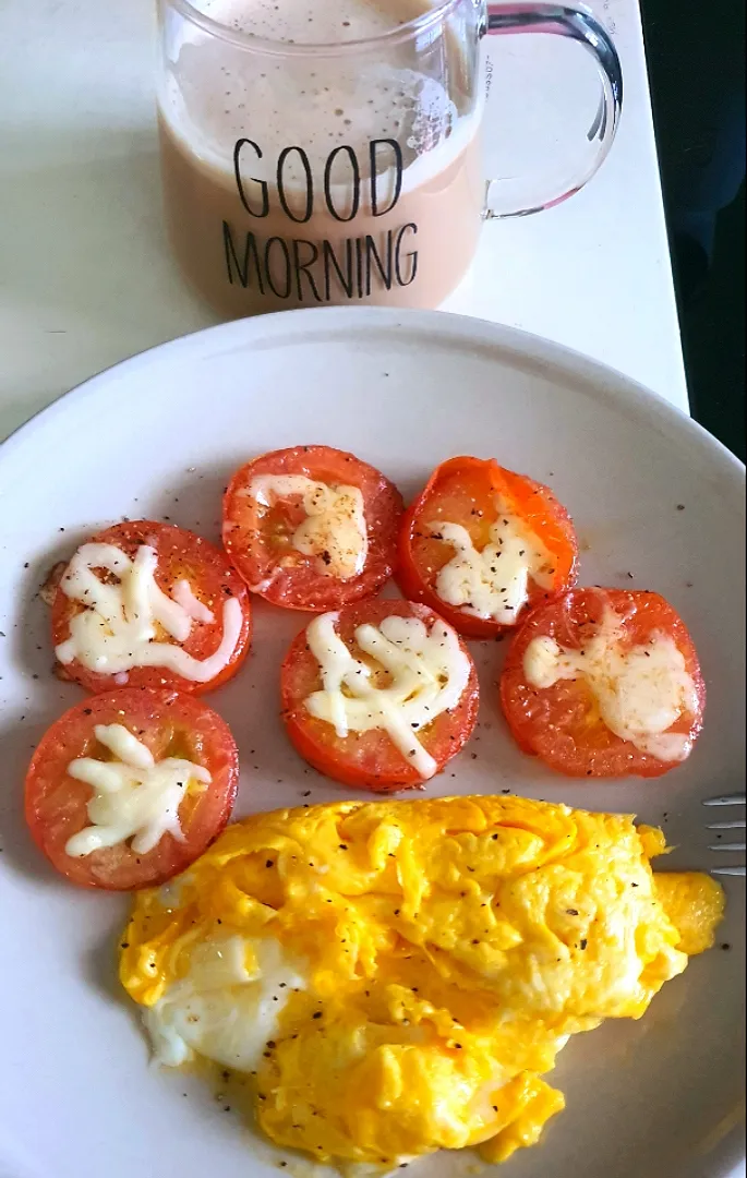 Good morning 😍💁‍♀️latté eggs tomatoes 🍅 😋|🌷lynnlicious🌷さん