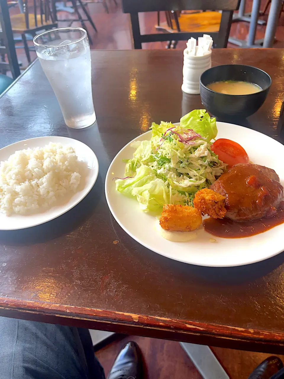 会社の近くの洋食ランチ　800円　助かる|takaumezさん