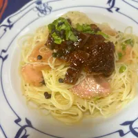 Snapdishの料理写真:鰻と桃の冷製パスタ(山椒の実の佃煮トッピング)|YATAさん